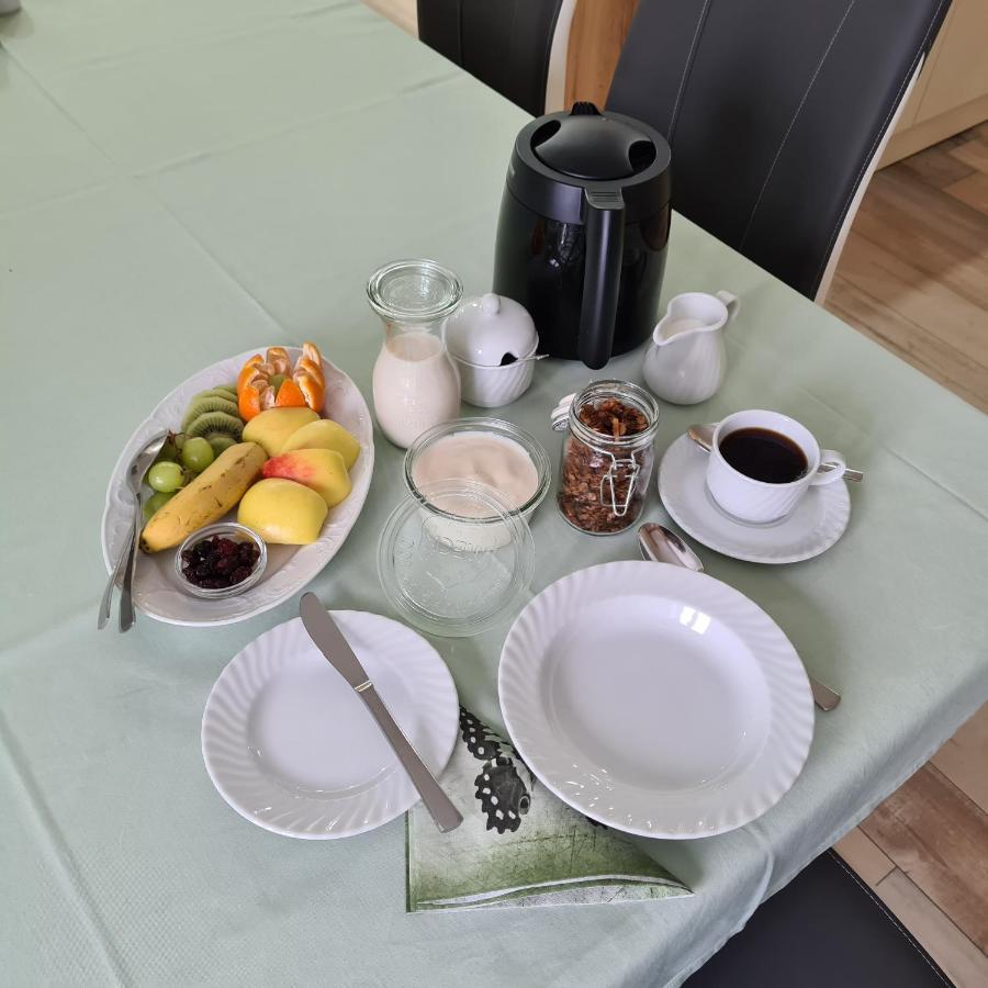 Gaestezimmer Treuen - Bed & Breakfast Exterior photo